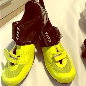 Cycling shoes